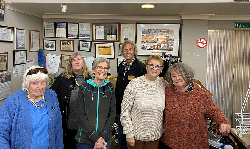 bright op shop volunteers bright op shop volunteers